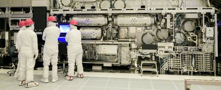 Intel builds the world's most advanced EUV litho machine