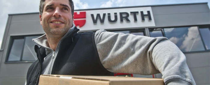 distribution-centre-with-employee