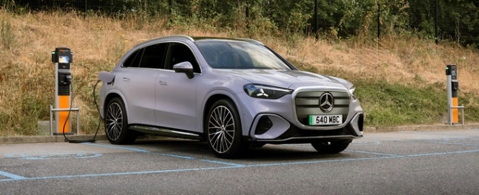 MercedesBenz_charging