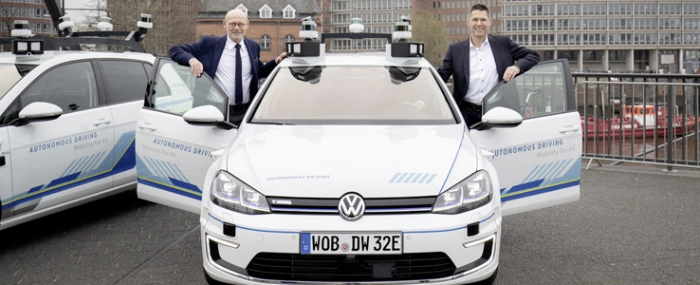 tests-highly-automated-driving-Hamburg-Axel-Heinrich-r