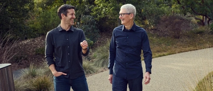 John-Ternus-Tim-Cook