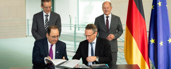 signing-magdeburg-support-budget