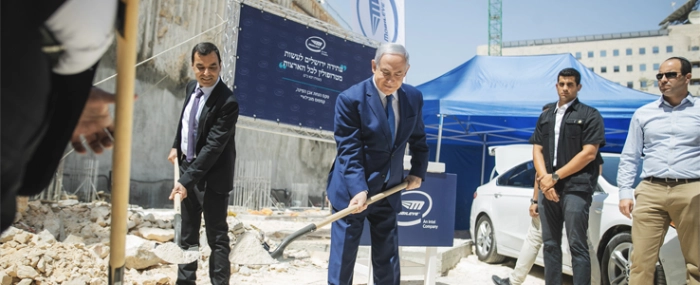 Mobileye-CEO-Amnon-Shashua-Prime-Minister-Benjamin-Netanyahu