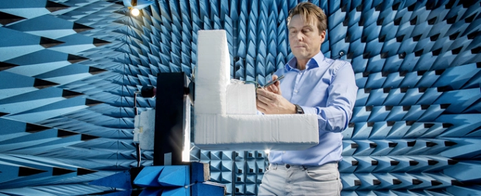 Tomas-Rutfors-antenna-chamber