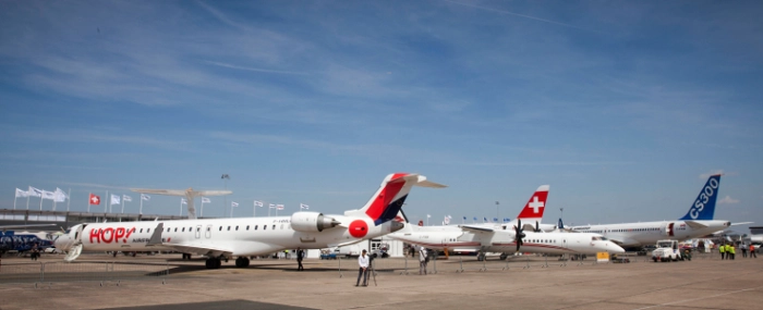 airplane-line-up