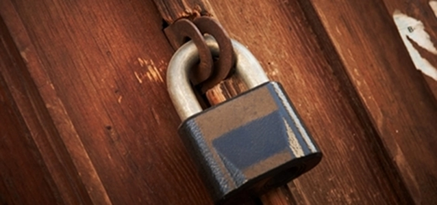 door-with-lock-l