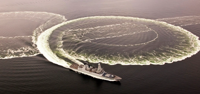 hms-dauntless-sea-trial