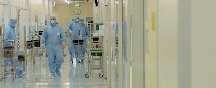 engineers-walkning