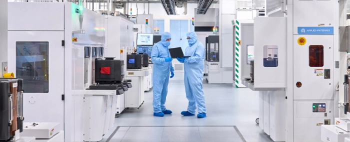 engineers-working