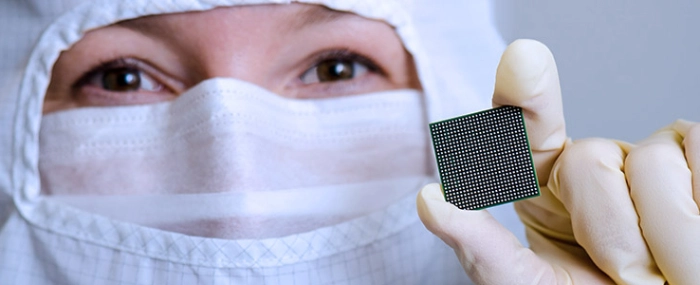 employee-with-chip