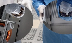 engineers-holding-wafers