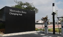 Mercedes_charging
