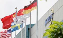 logo-on-building-flag