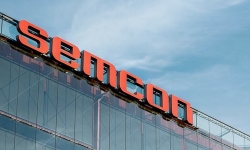 logo-on-building
