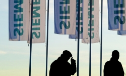 flags-silhouettes
