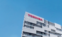 logo-on-building