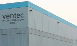 logo-on-building