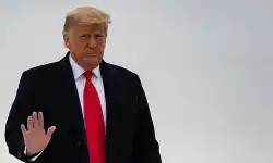 Donald-Trump-walking