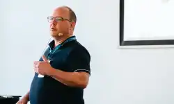 Expo-ZRH26-claus-speaking