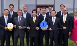 Leoni-Hengtong-JV-Representatives-both-companies