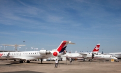 airplane-line-up