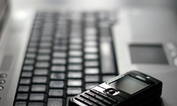 laptop-phone-l