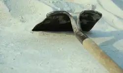 shovel-sand