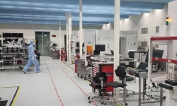 engineer-walking-lab