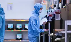 engineers-working