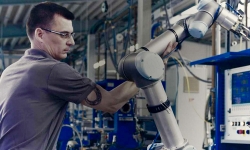 robot-arm-action
