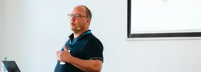 Expo-ZRH26-claus-speaking